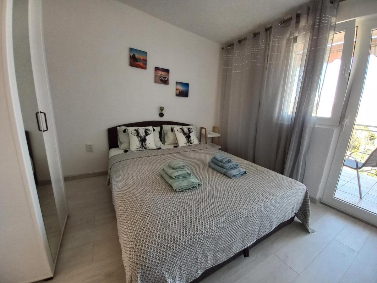 Apartments Toni Rogoznica  Bagian luar foto