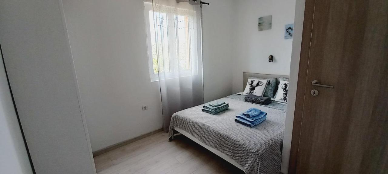Apartments Toni Rogoznica  Bagian luar foto